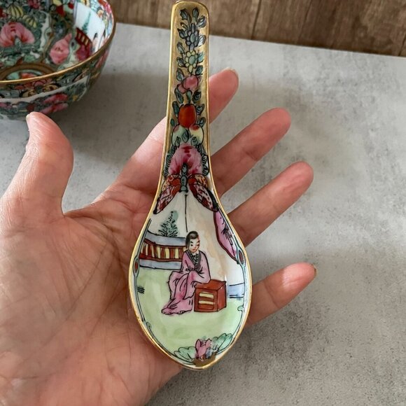 Vintage Rose Medallion Bowl and Spoon Y. Y. Japanese Porcelain Ware Hong Kong - Picture 10 of 13